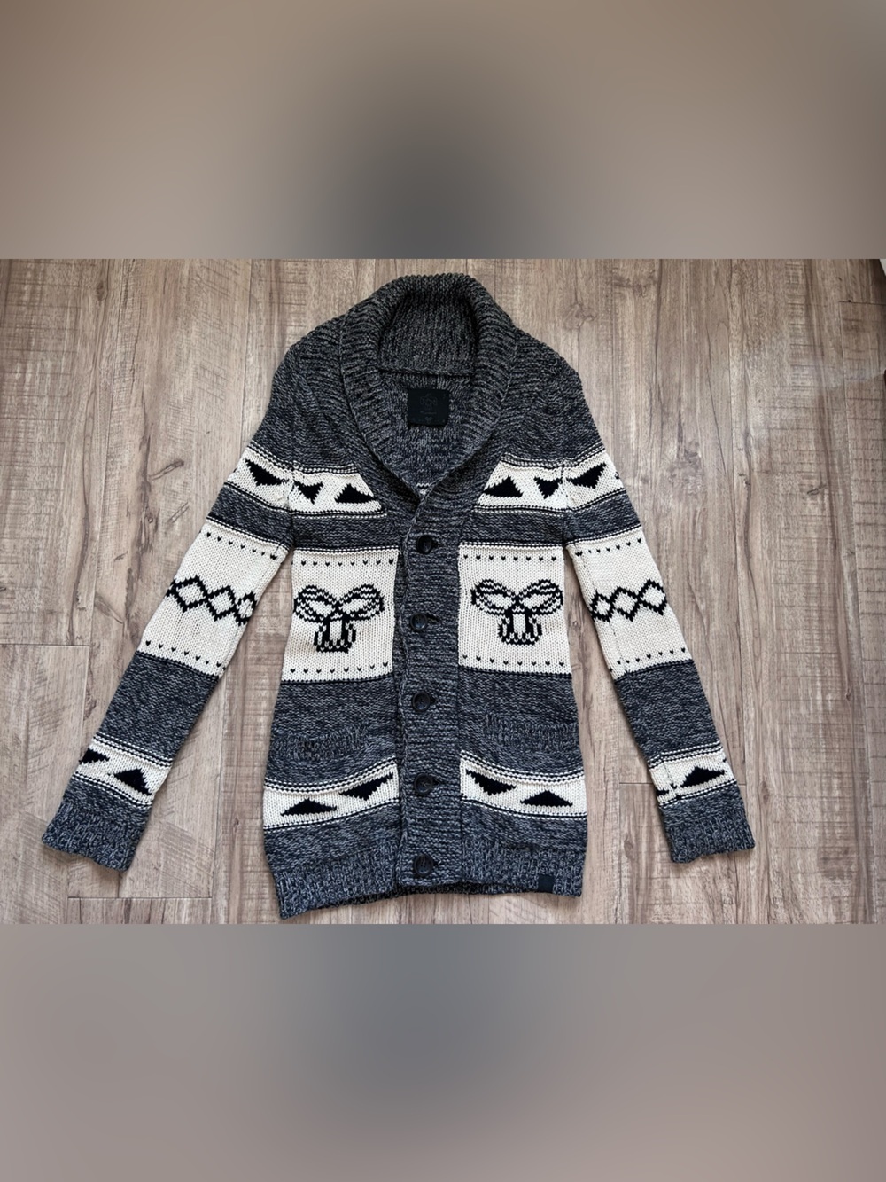 Aritzia TNA 100% lambswool cardigan geometric patterned Knit Cardigan Sweater